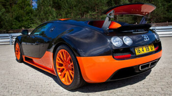 Bugatti-Veyron-Super-Sport-preto com vermelho