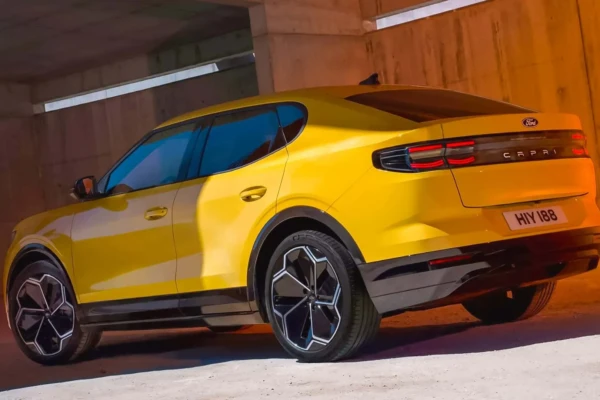 ford-capri-2024-lateral-traseira